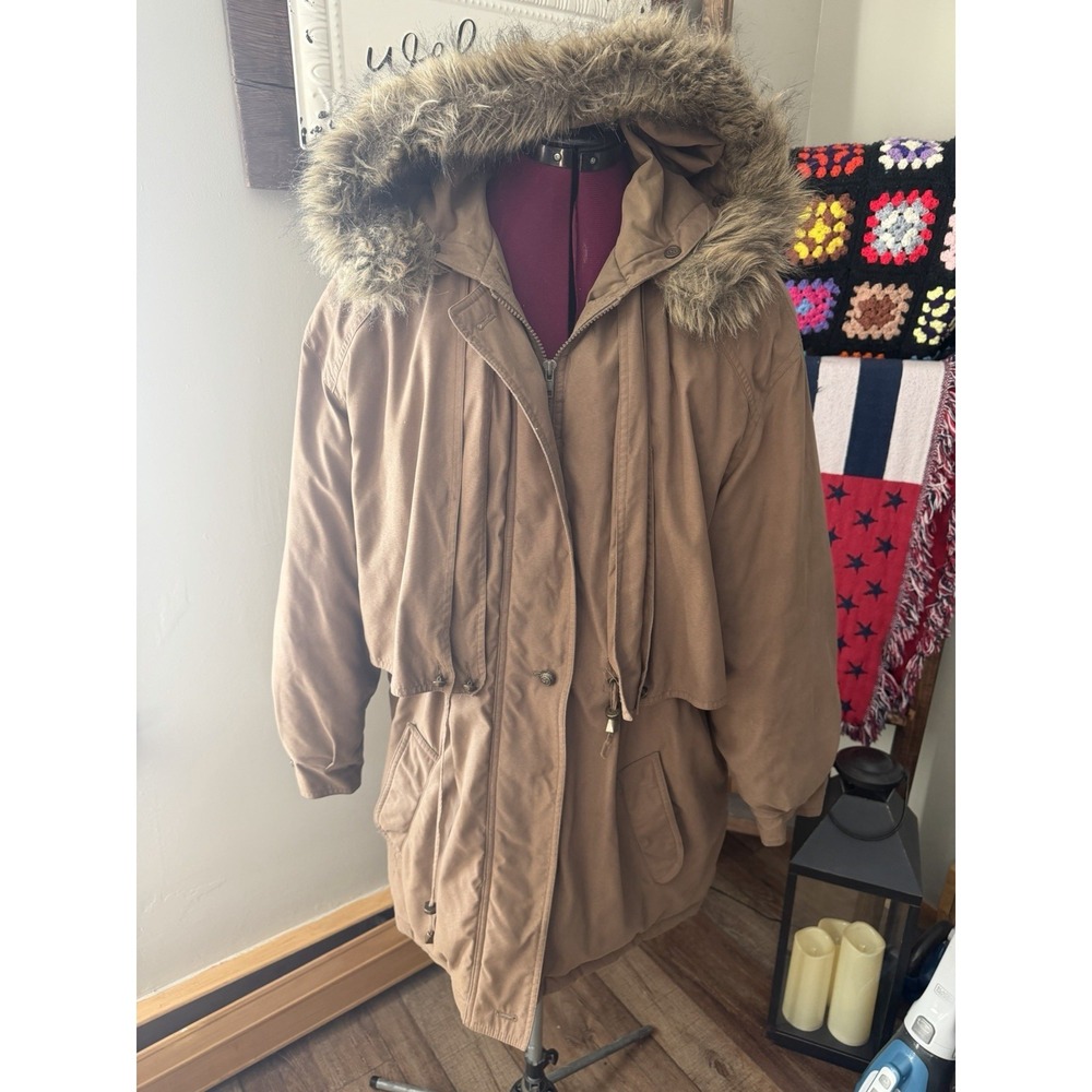 Fleet Street Women's Size 18/20 Tan Faux Fur Trim Hooded Zip Up Coat